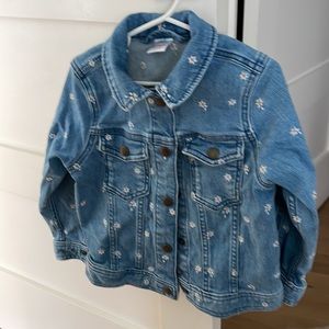 Hanna Andersson adorable jean jacket with flowers!! Size 5, excellent condition.